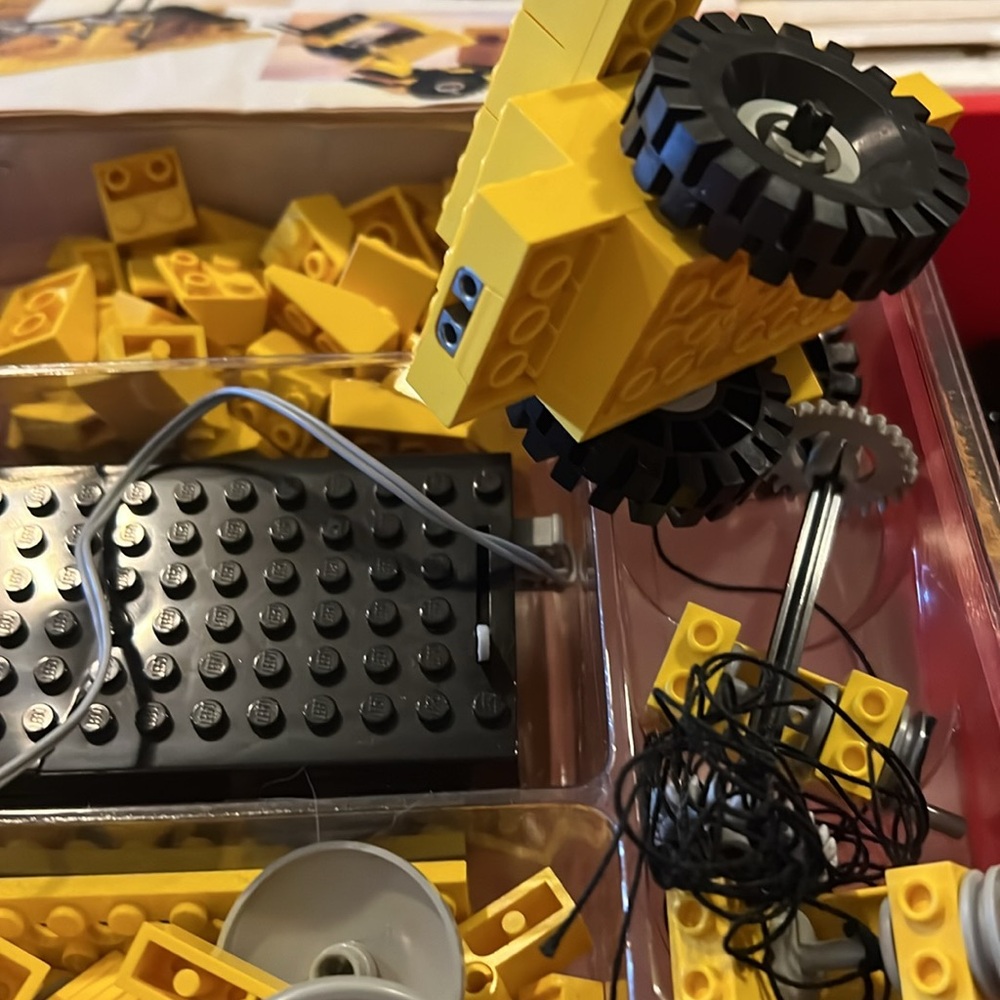 Vintage 1980 Lego Universal Building Set with motor 744 - Picture 16 of 16